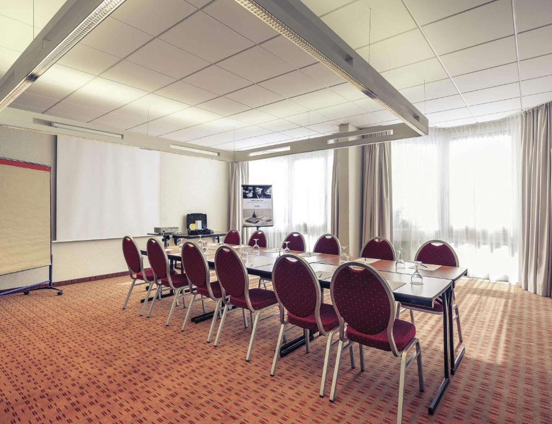 Ground-level meeting room